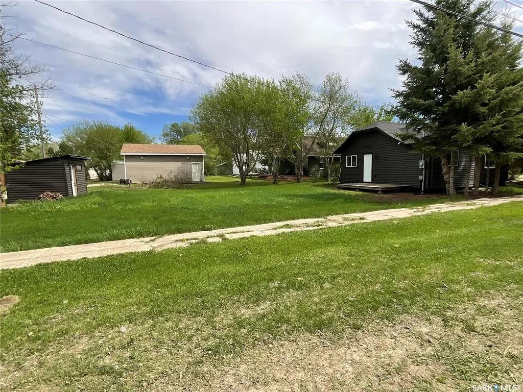 112 3rd Street S Wakaw SK S0K 4P0