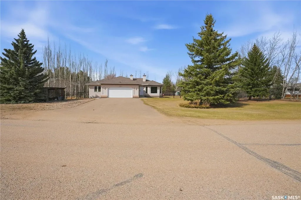 8 Chemin Bellevue Road Battleford SK S0M 0E0