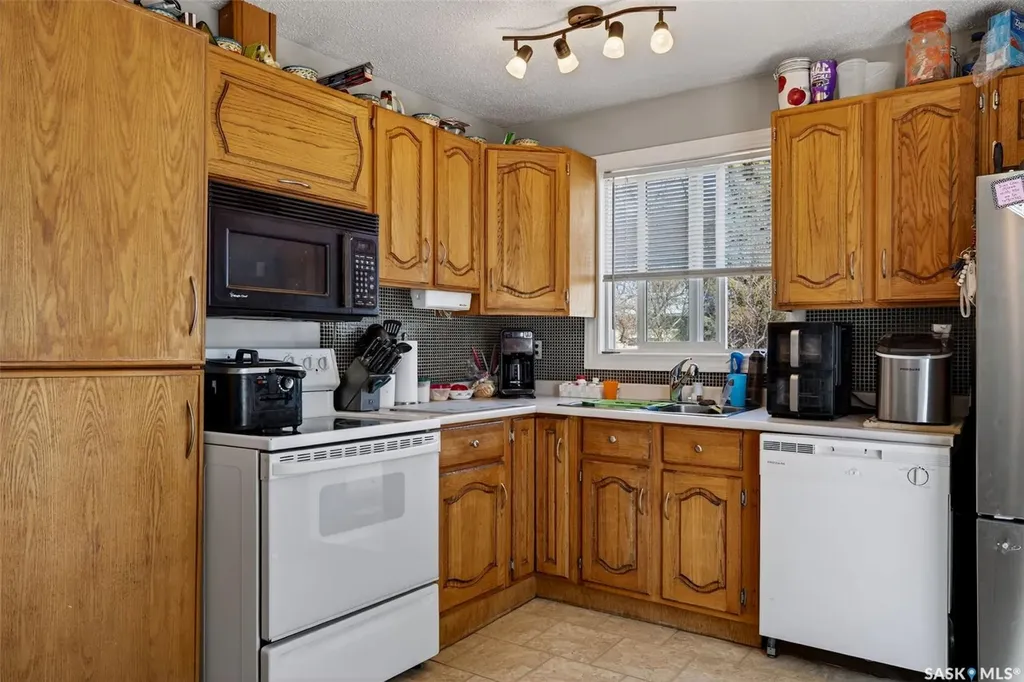 69 Mcgee Crescent Saskatoon SK S7L 4M6
