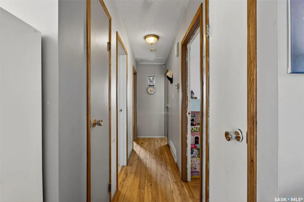 69 Mcgee Crescent Saskatoon SK S7L 4M6