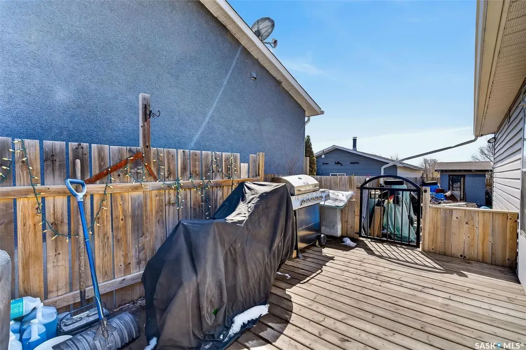 69 Mcgee Crescent Saskatoon SK S7L 4M6