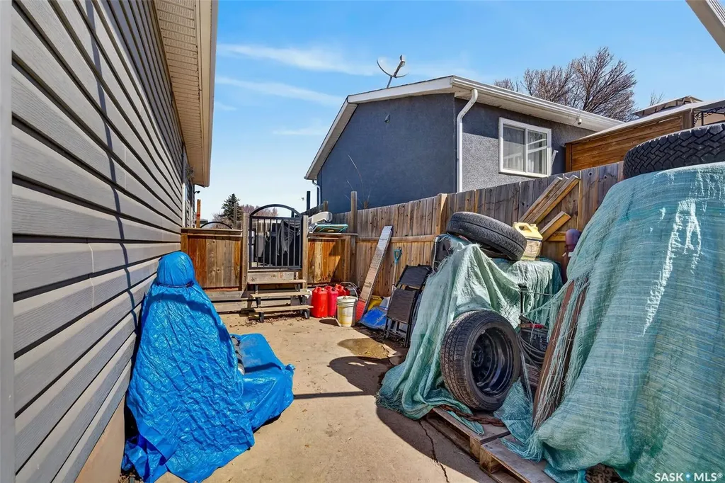 69 Mcgee Crescent Saskatoon SK S7L 4M6
