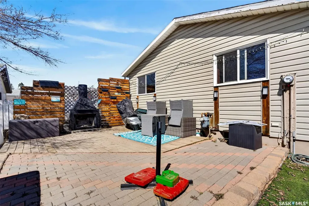 69 Mcgee Crescent Saskatoon SK S7L 4M6