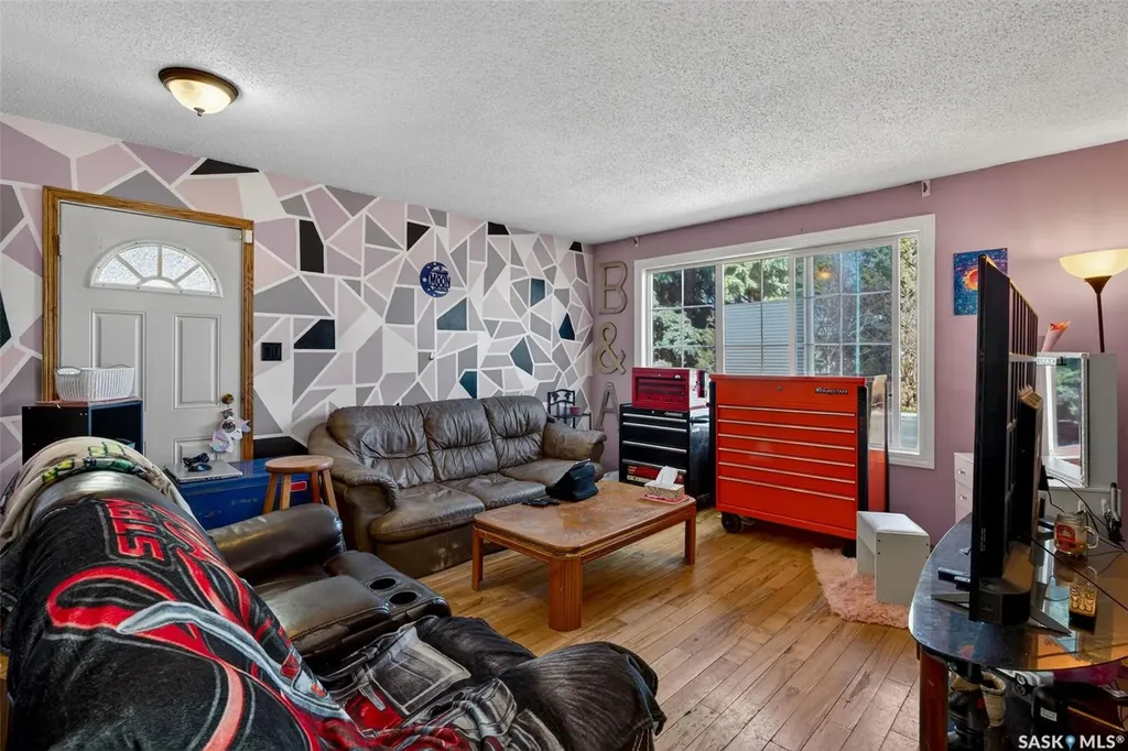 69 Mcgee Crescent Saskatoon SK S7L 4M6