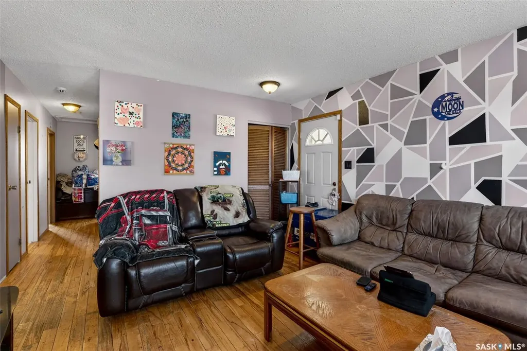 69 Mcgee Crescent Saskatoon SK S7L 4M6