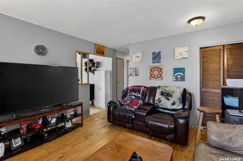 69 Mcgee Crescent Saskatoon SK S7L 4M6