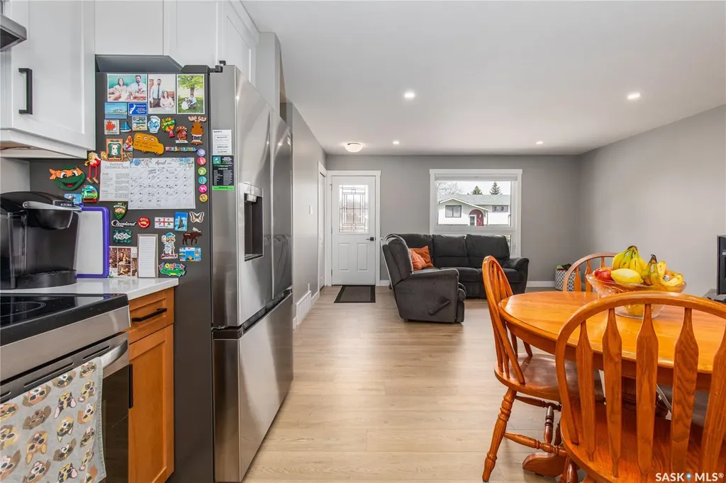 1511 Glendale Street Moose Jaw SK S6H 7B3