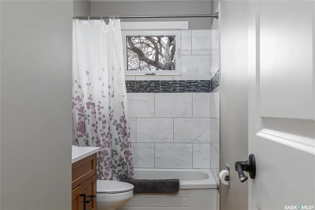 1511 Glendale Street Moose Jaw SK S6H 7B3