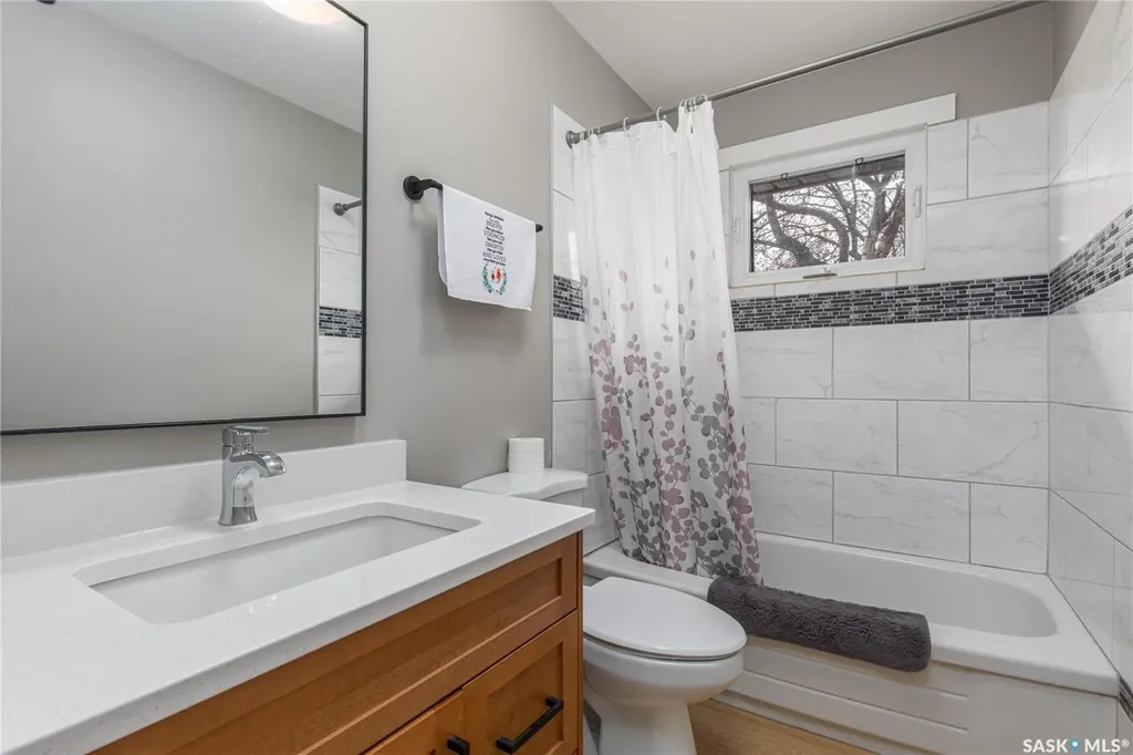 1511 Glendale Street Moose Jaw SK S6H 7B3