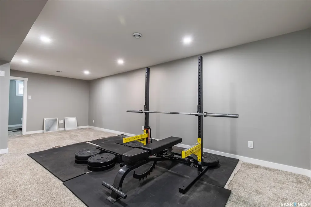 1511 Glendale Street Moose Jaw SK S6H 7B3