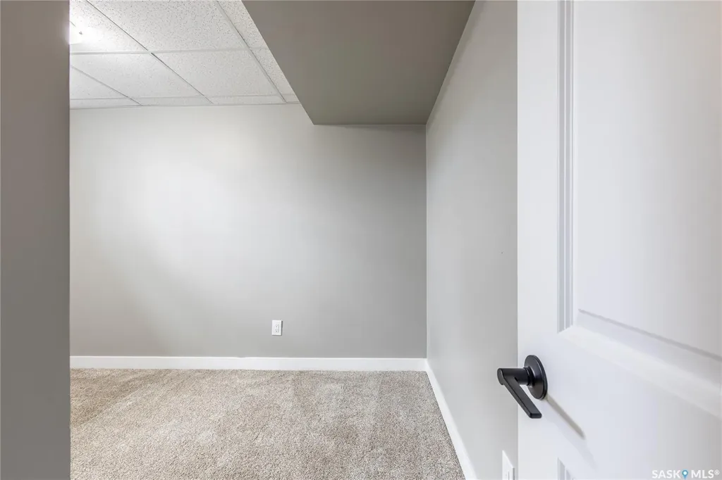 1511 Glendale Street Moose Jaw SK S6H 7B3
