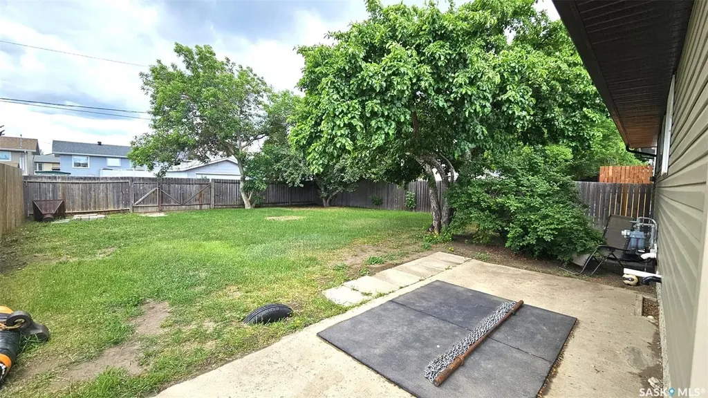 1511 Glendale Street Moose Jaw SK S6H 7B3