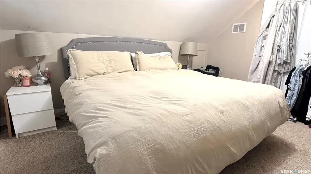 1537 Second Street Estevan SK S4A 2M9