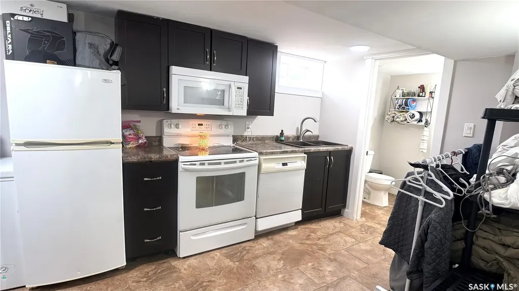 1537 Second Street Estevan SK S4A 2M9