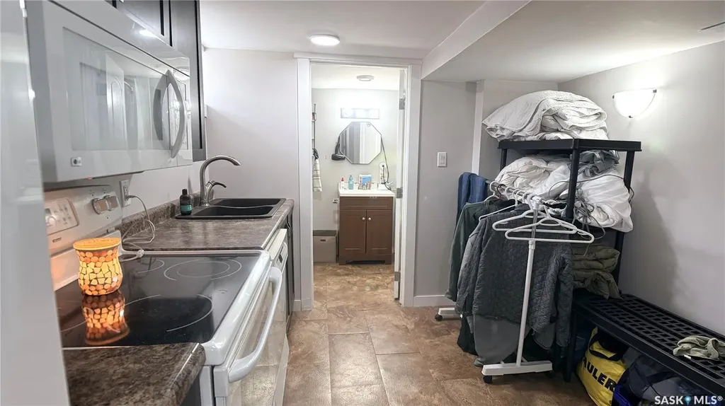 1537 Second Street Estevan SK S4A 2M9