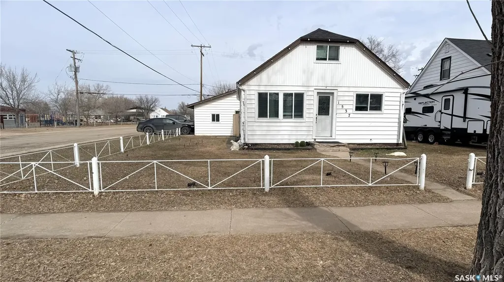 1537 Second Street Estevan SK S4A 2M9