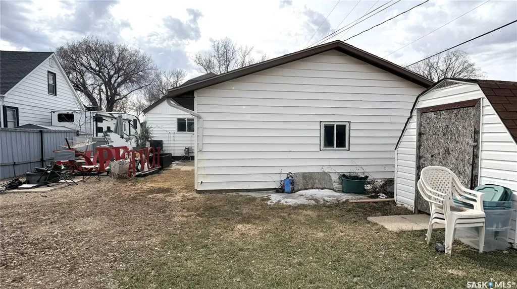 1537 Second Street Estevan SK S4A 2M9