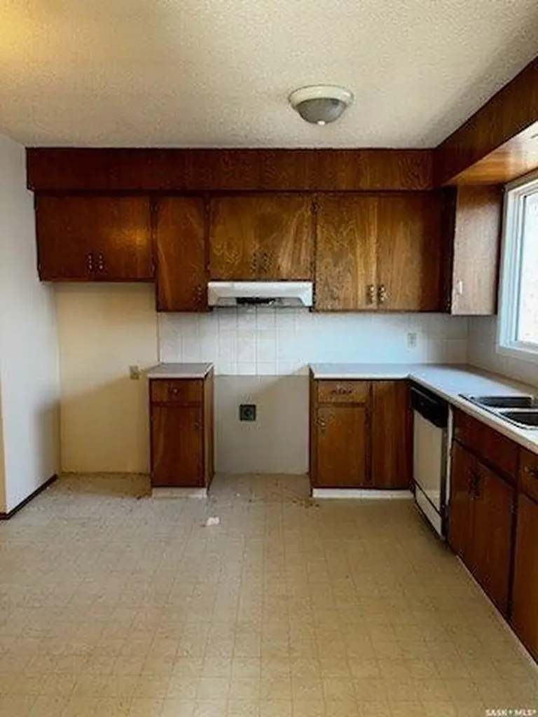 28 Overlord Crescent Kindersley SK S0L 1S0