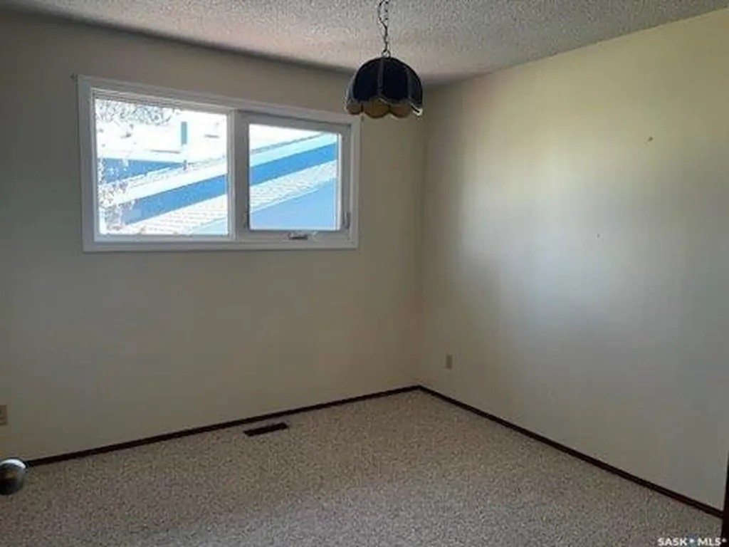 28 Overlord Crescent Kindersley SK S0L 1S0