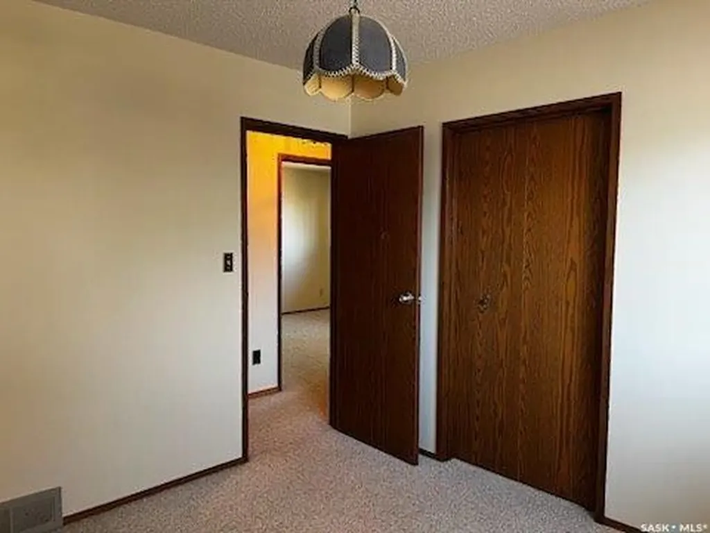 28 Overlord Crescent Kindersley SK S0L 1S0