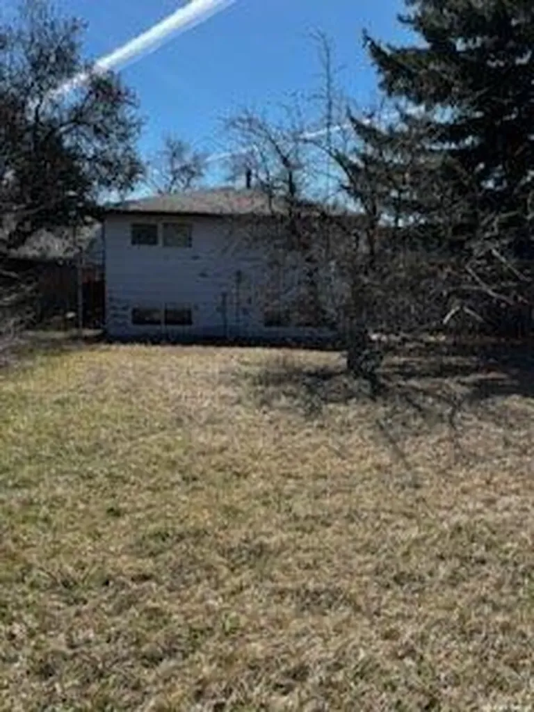 28 Overlord Crescent Kindersley SK S0L 1S0