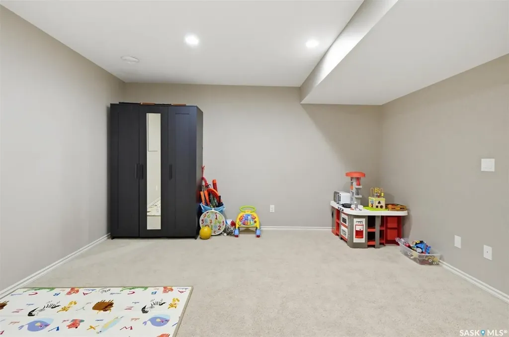 615 Lynd Crescent Saskatoon SK S7T 0G8