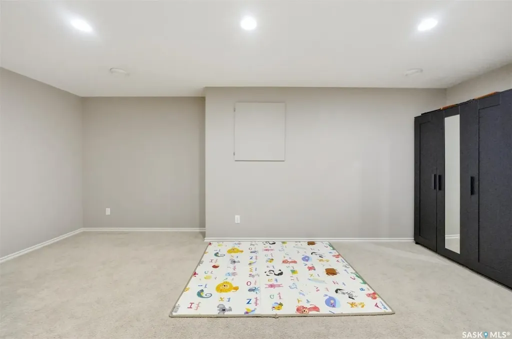 615 Lynd Crescent Saskatoon SK S7T 0G8