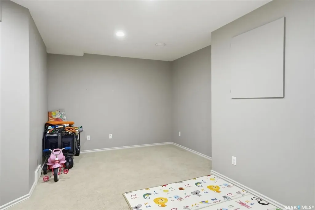 615 Lynd Crescent Saskatoon SK S7T 0G8