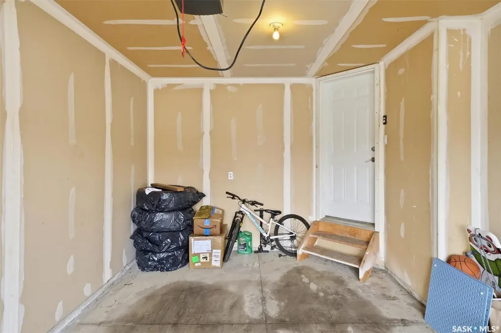 615 Lynd Crescent Saskatoon SK S7T 0G8