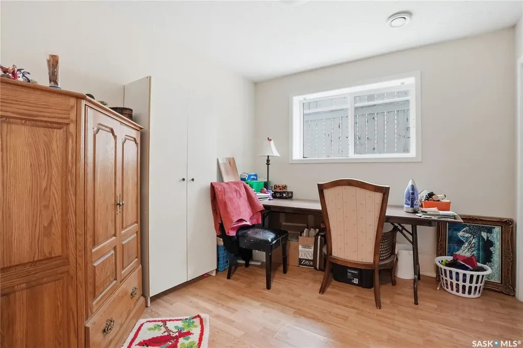 222 V Avenue S Saskatoon SK S7M 3B3