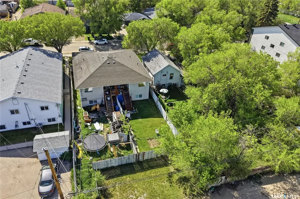 222 V Avenue S Saskatoon SK S7M 3B3