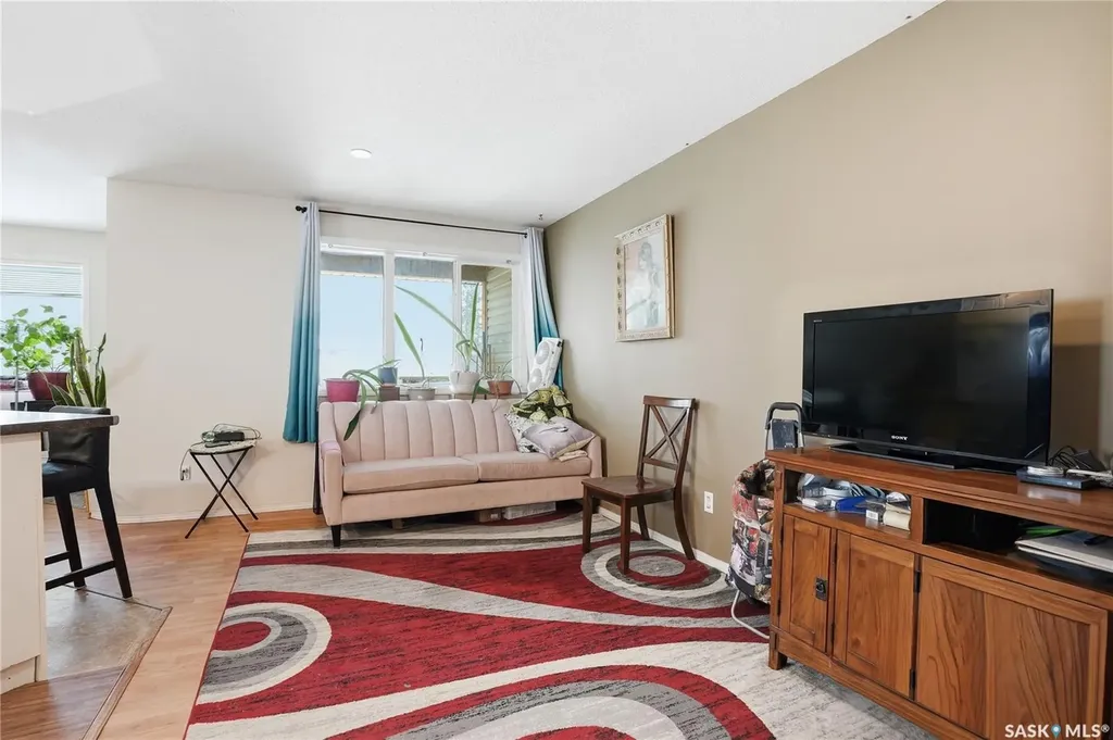 222 V Avenue S Saskatoon SK S7M 3B3