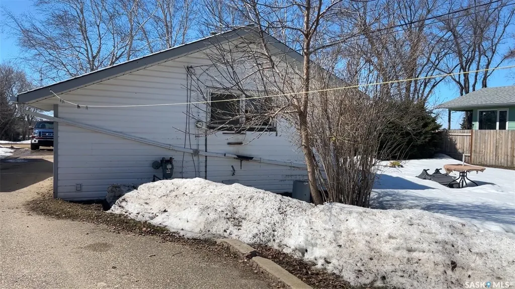 338 1st Avenue NW Preeceville SK S0A 3B0
