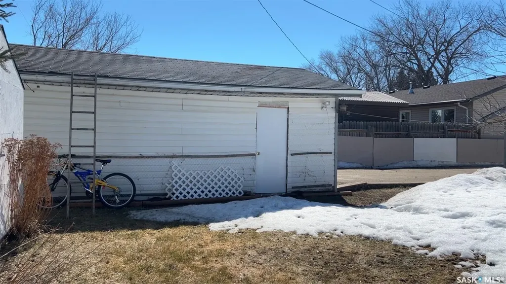 338 1st Avenue NW Preeceville SK S0A 3B0
