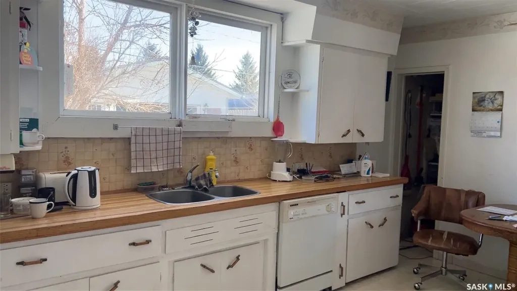 338 1st Avenue NW Preeceville SK S0A 3B0