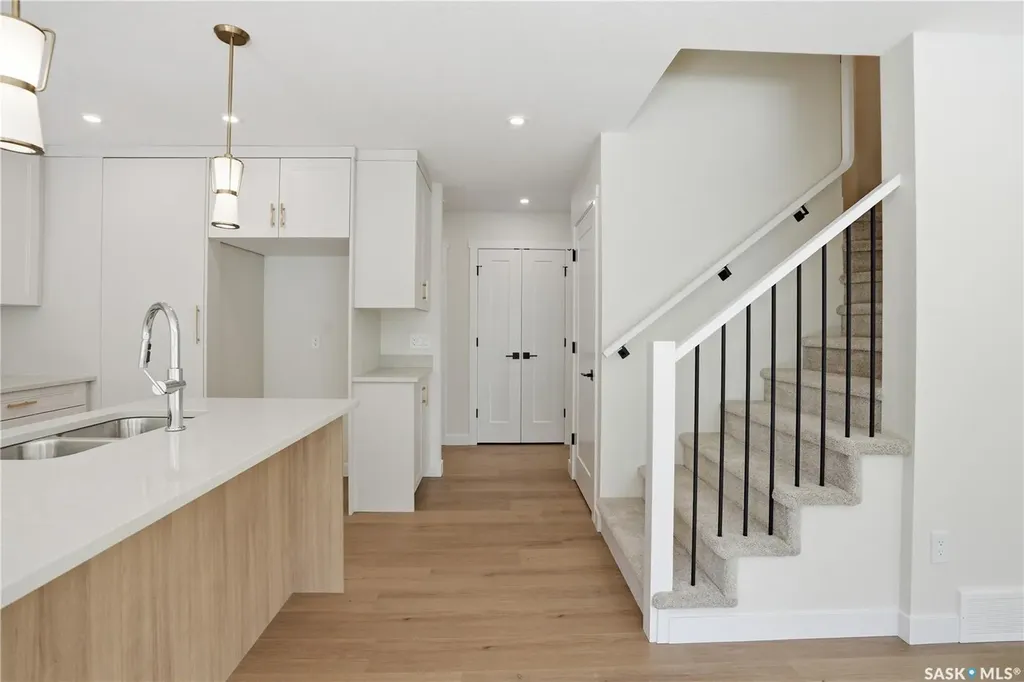 155 Mcfaull Way Saskatoon SK S7V 1Z9
