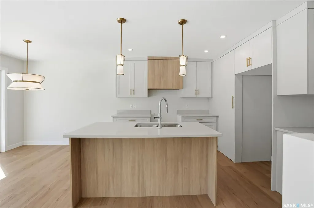 155 Mcfaull Way Saskatoon SK S7V 1Z9