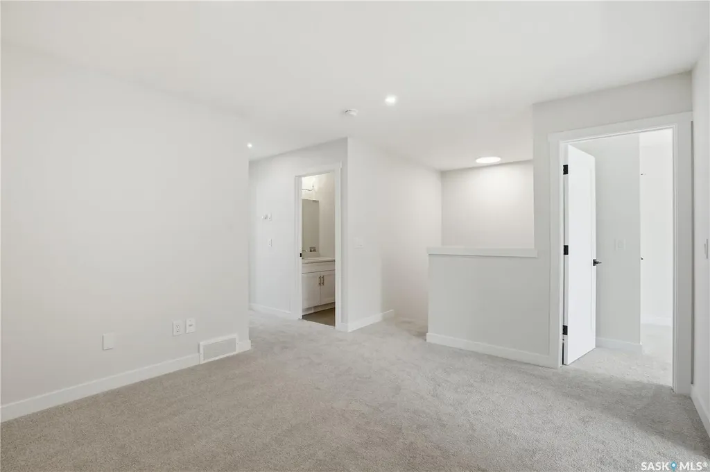 155 Mcfaull Way Saskatoon SK S7V 1Z9