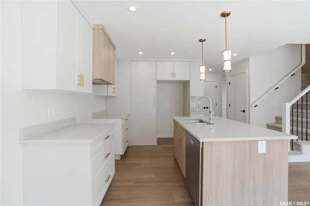 155 Mcfaull Way Saskatoon SK S7V 1Z9