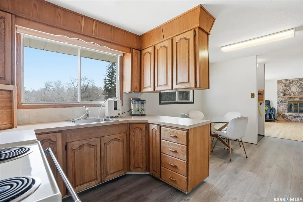 1117 Elevator Road Saskatoon SK S7M 3X1