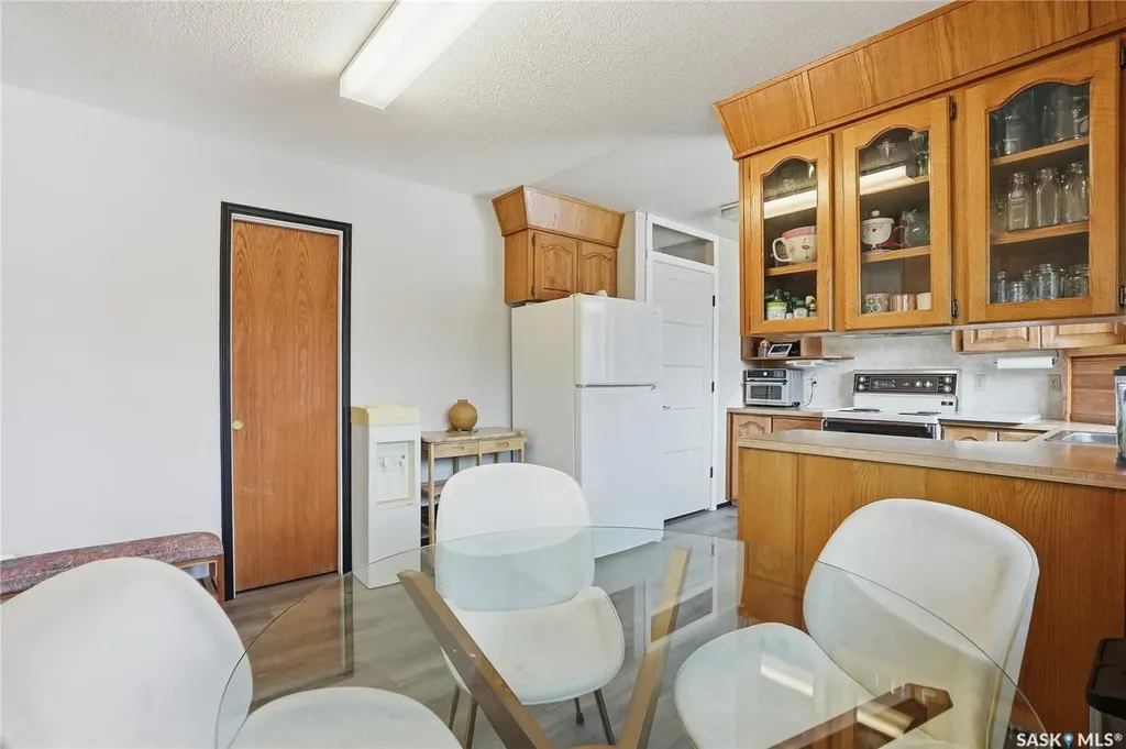 1117 Elevator Road Saskatoon SK S7M 3X1