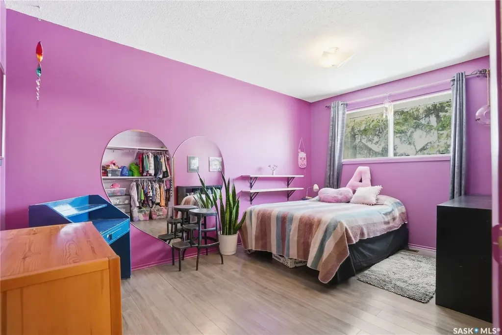 1117 Elevator Road Saskatoon SK S7M 3X1