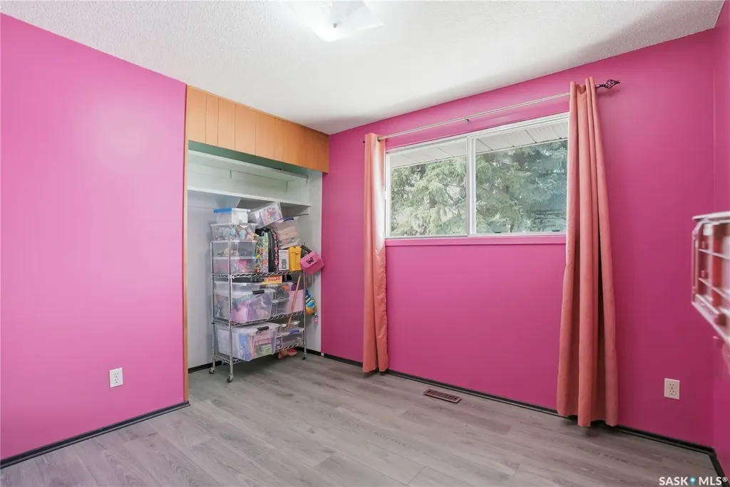 1117 Elevator Road Saskatoon SK S7M 3X1