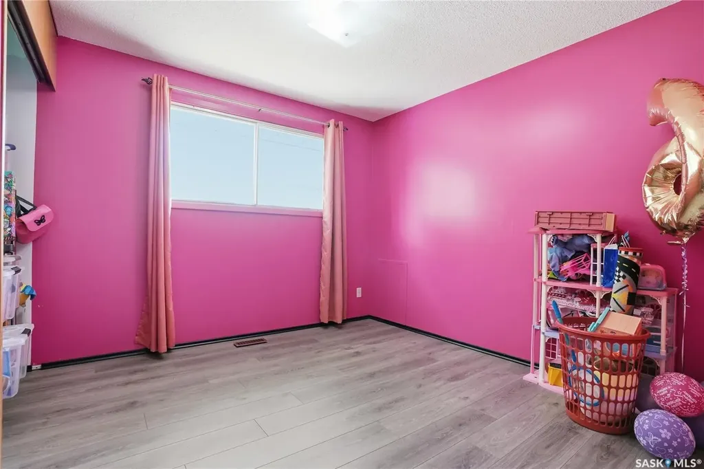 1117 Elevator Road Saskatoon SK S7M 3X1