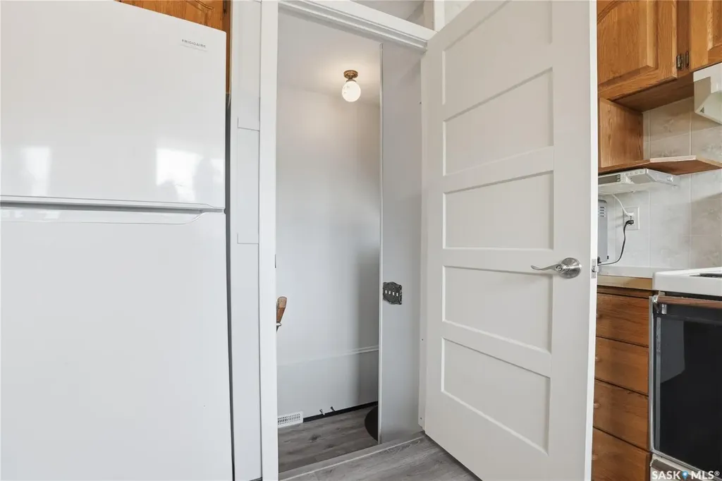 1117 Elevator Road Saskatoon SK S7M 3X1