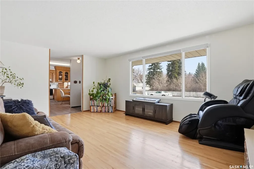 1117 Elevator Road Saskatoon SK S7M 3X1