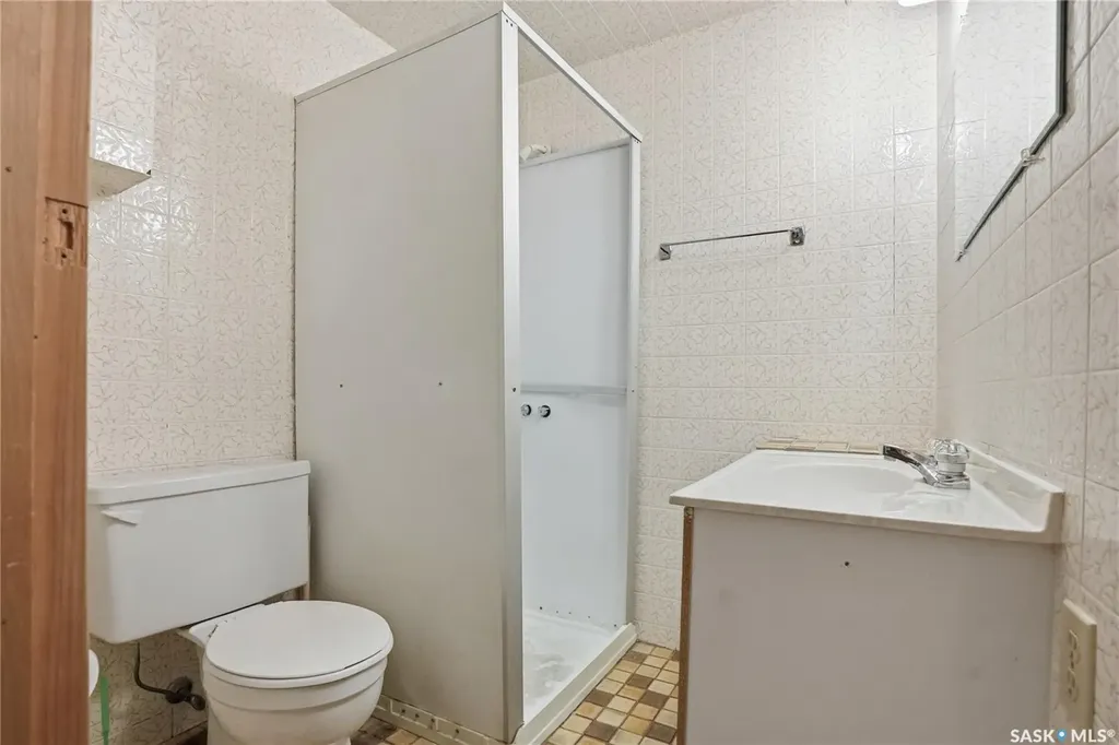 1117 Elevator Road Saskatoon SK S7M 3X1