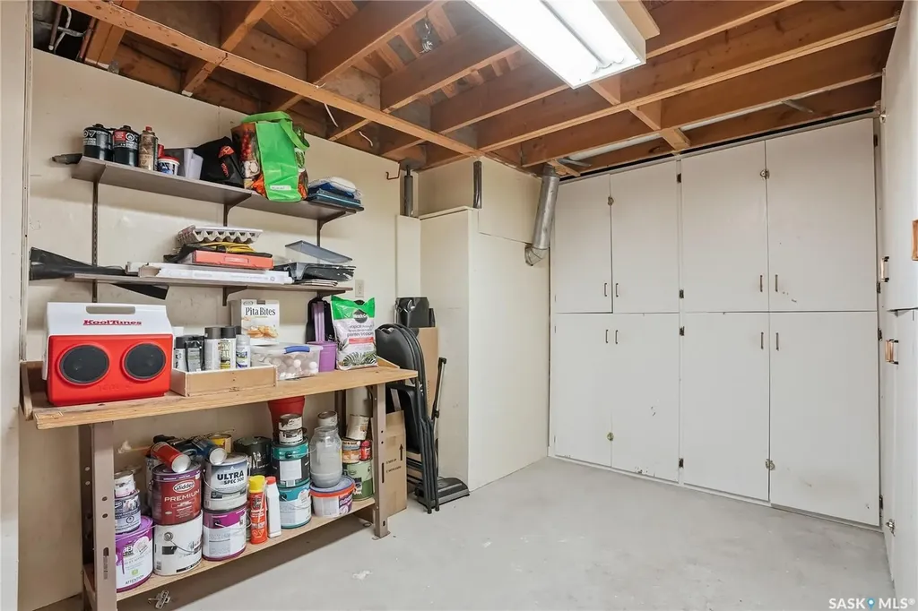 1117 Elevator Road Saskatoon SK S7M 3X1