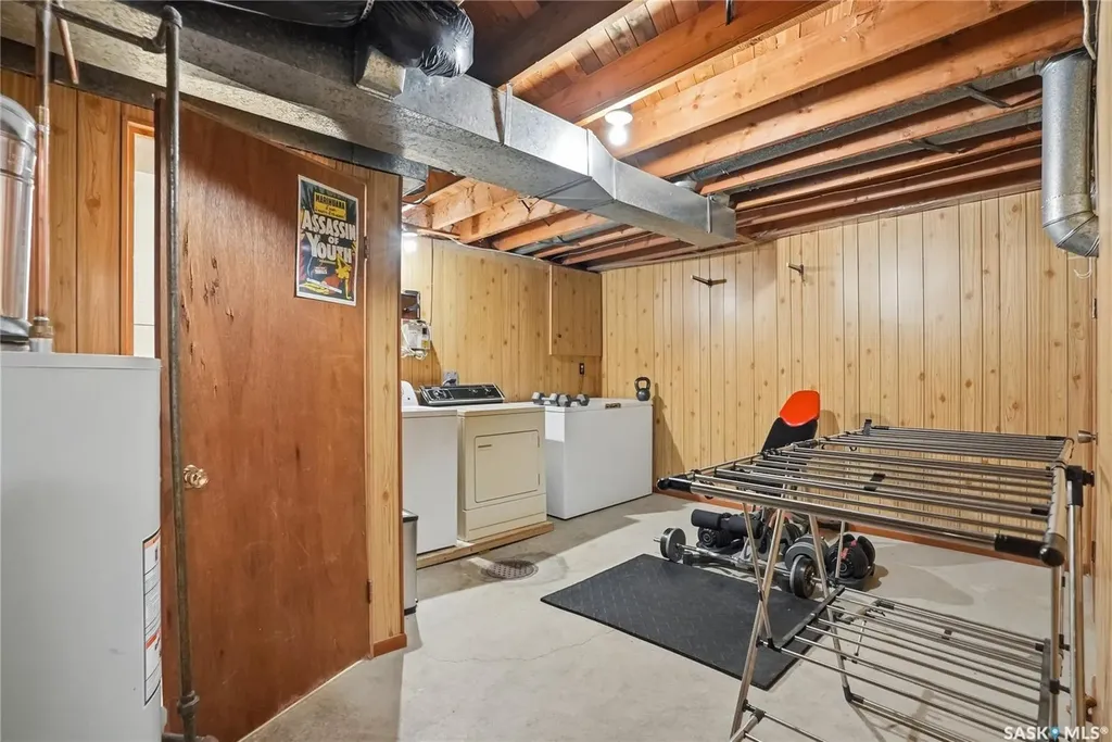 1117 Elevator Road Saskatoon SK S7M 3X1