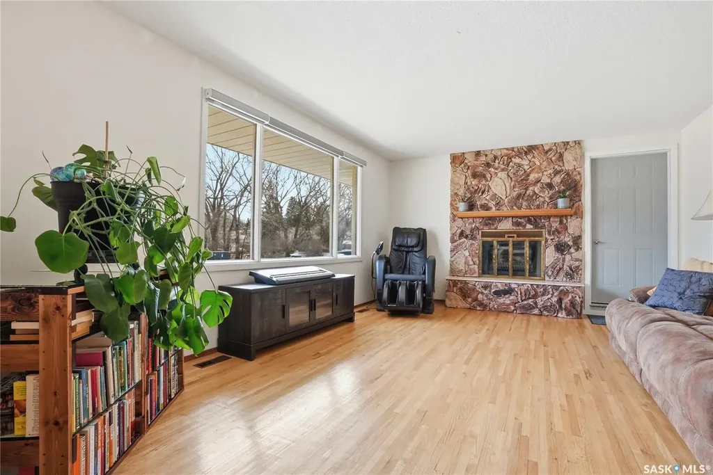 1117 Elevator Road Saskatoon SK S7M 3X1